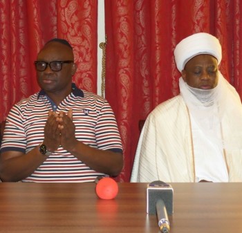 Ekiti State Governor Ayodele Fayose (L) and Sultan of Sokoto Alhaji Sa’ad Abubakar