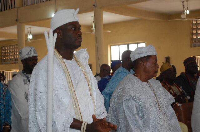 Ooni of Ife, Oba Adeyeye Ogunwusi (L) and Alaafin of Oyo, Oba Lamidi Adeyemi