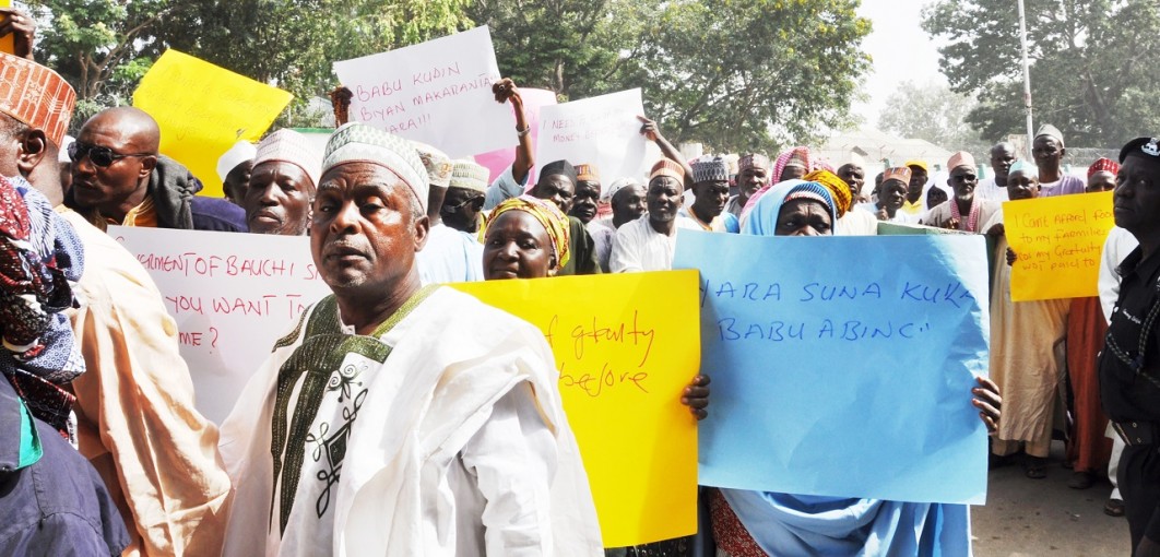 Nigerian Union of pensioners, Bauchi State Chapter, protest at the government House in Bauchi, 11 December 2015. (Image credit NAN)