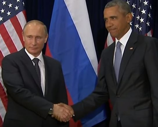 Vladimir Putin (L) and Barack Obama