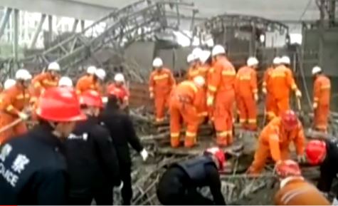 A platform of a power plant's cooling tower that's under construction suddenly collapsed in Fengcheng city, east China on 24th November 2016