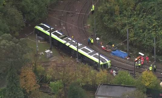 A tram (a vehicle powered by overhead electric cables) overturned, then killed 7 persons and injured over 50, the 9th November 2016
