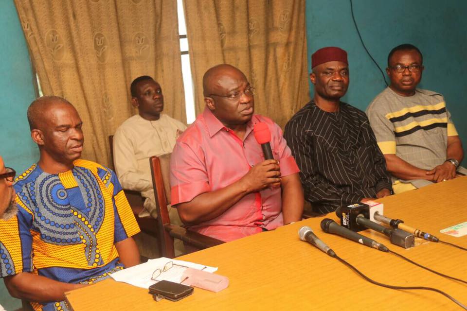 Governor Ikpeazu at the secretariat of the Nigeria Union of Journalists (NUJ) Abia council, September 2017
