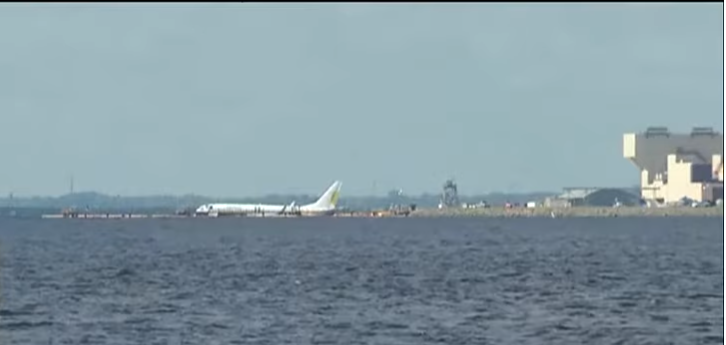 Boeing 737 plane carrying 143 people skids off runway into river, 3 May 2019