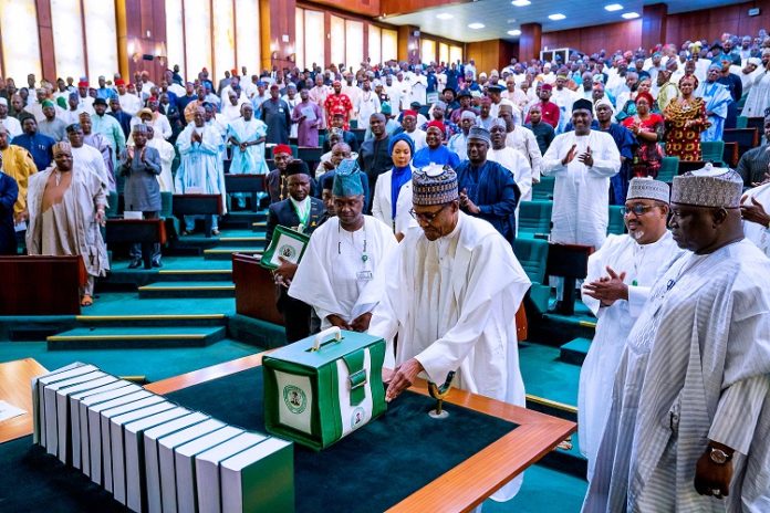 Nigerian President Buhari presents N10.33 trillion appropriation bill to National Assembly, 8.10.2019 (Image credit: Voice of Nigeria)