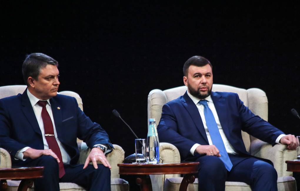 DONETSK, UKRAINE - JANUARY 28, 2021: Leonid Pasechnik (L) and Denis Pushilin, Heads of the Lugansk and Donetsk People's Republics respectively, take part in the Russian Donbass Integration Forum at the Slavic Culture Centre. The two-day event looks to adopt the first ever cultural and historical doctrine governing the state policy of the Donetsk and Lugansk People's Republics. Valentin Sprinchak/TASS